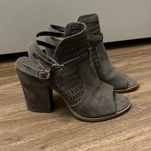 American eagle sandals